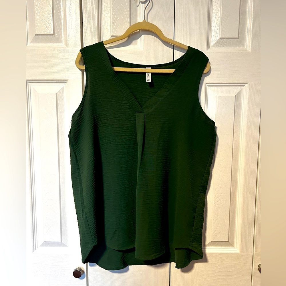 🌿 Zenana Forest Green Sleeveless Blouse XL